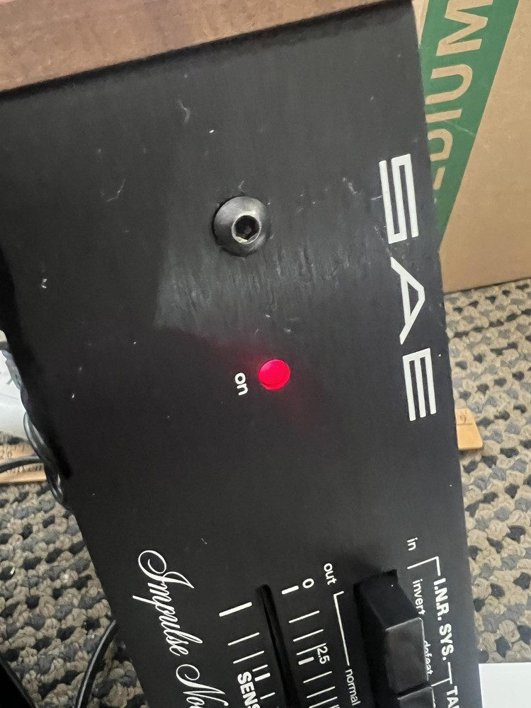 Vintage SAE 5000 Impulse Noise Reduction System Audio Processor Black Wood Sides