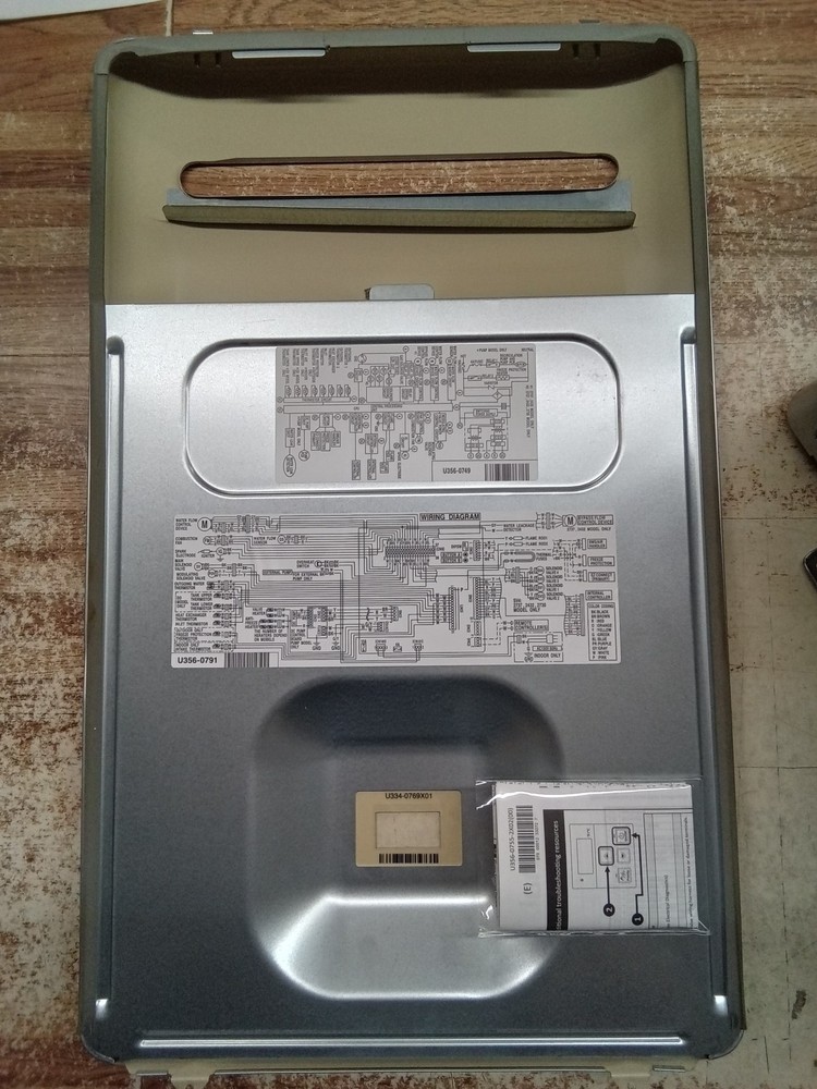 Rinnai RE199eP Outdoor Tankless Water Heater 199K BTU Propane Gas FOR PARTS