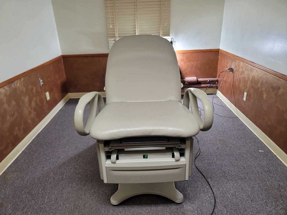 Brewer 6501 Access High-Low Exam Table