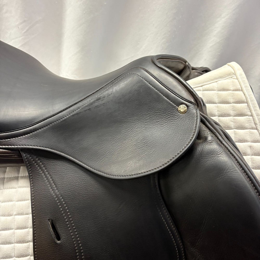 Used Schleese Eagle- Size 18" Jump Saddle Brown