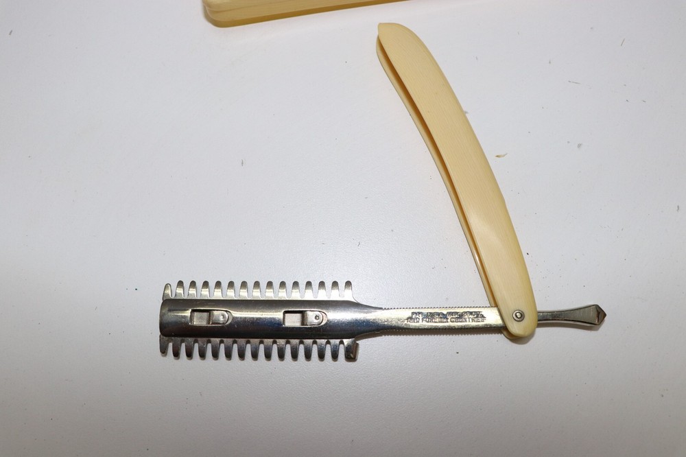 Durham Duplex Safety Razor with original box dated 1907 E9764