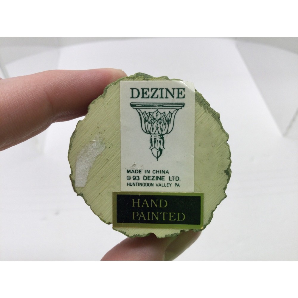 Dezine Daisy Ceramic Trinket Box hand painted