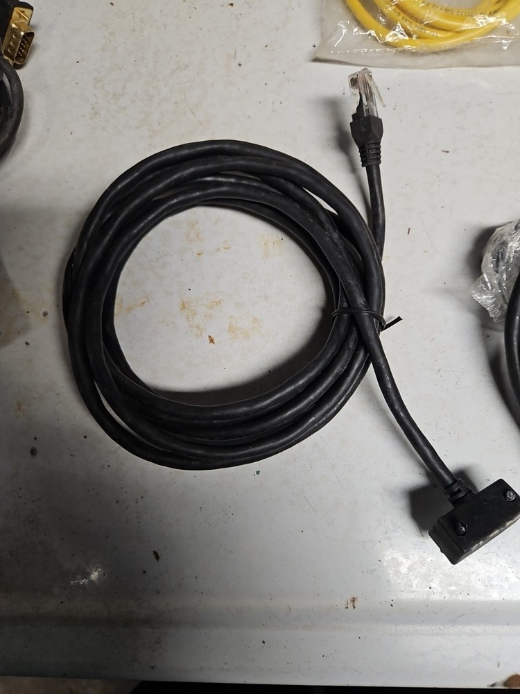 Schneider Electric CABLE LOT