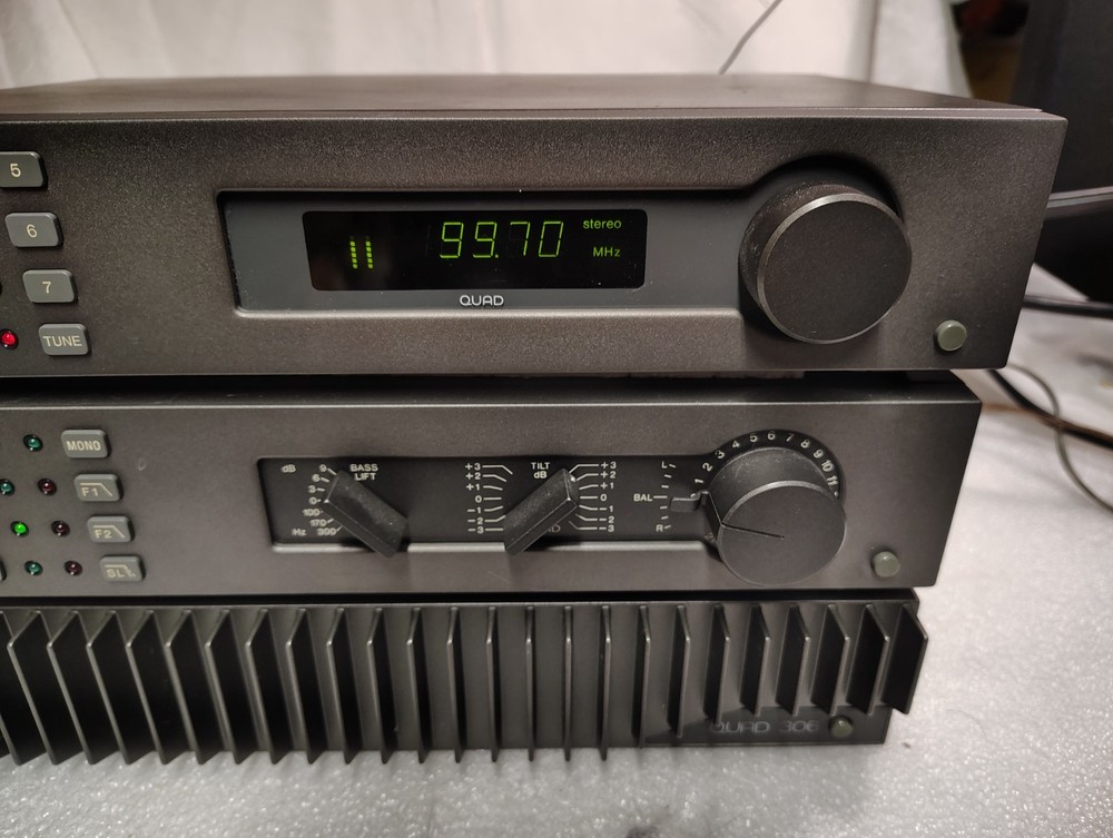 QUAD control unit 34, power amplifier 306 and Tuner FM4