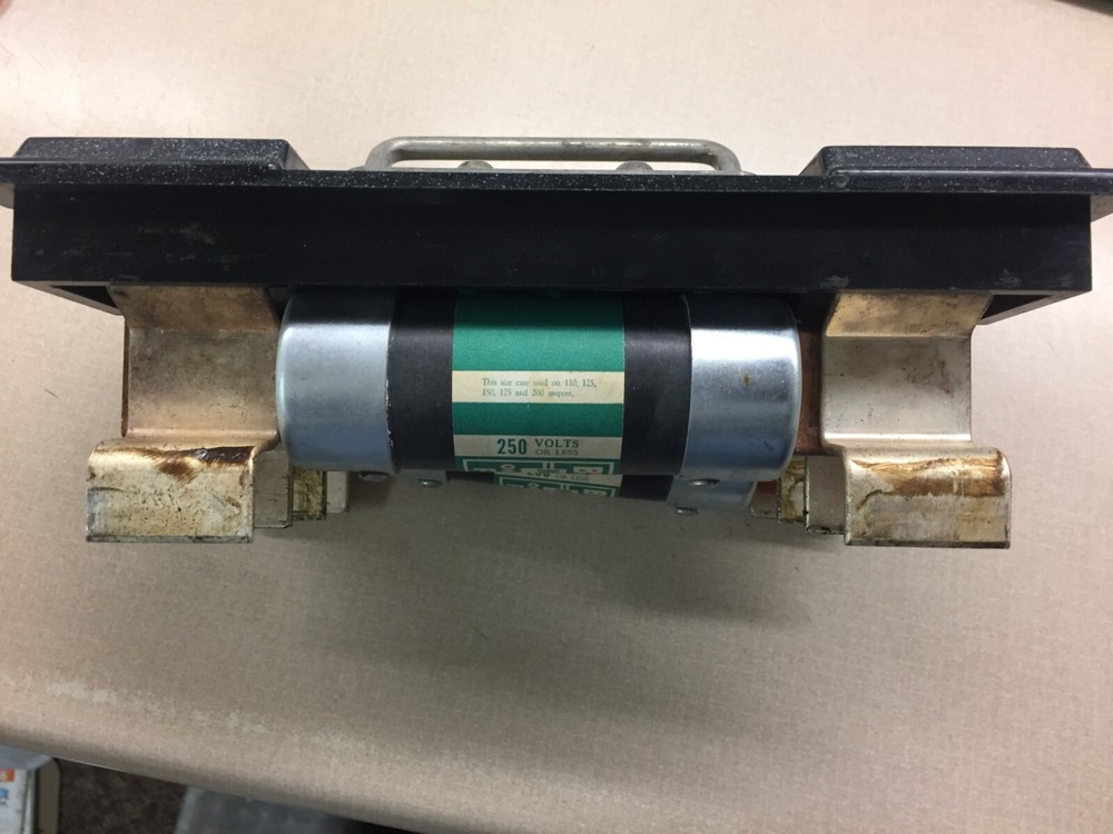 SQUARE D 200AMP MAIN FUSE PULLOUT N-224785 N224785