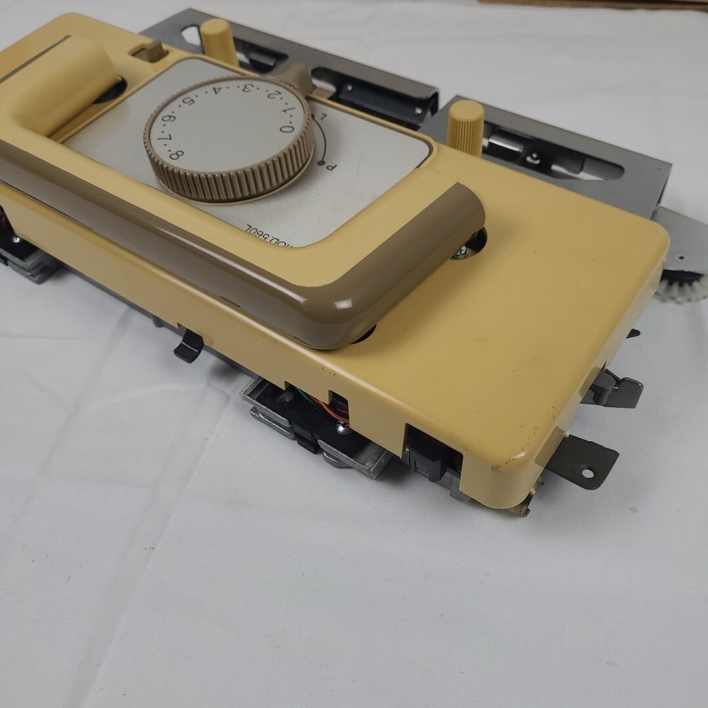STUDIO MOD 560L KNITTING MACHINE CARIAGE ONLY, NO ATTACHMENTS