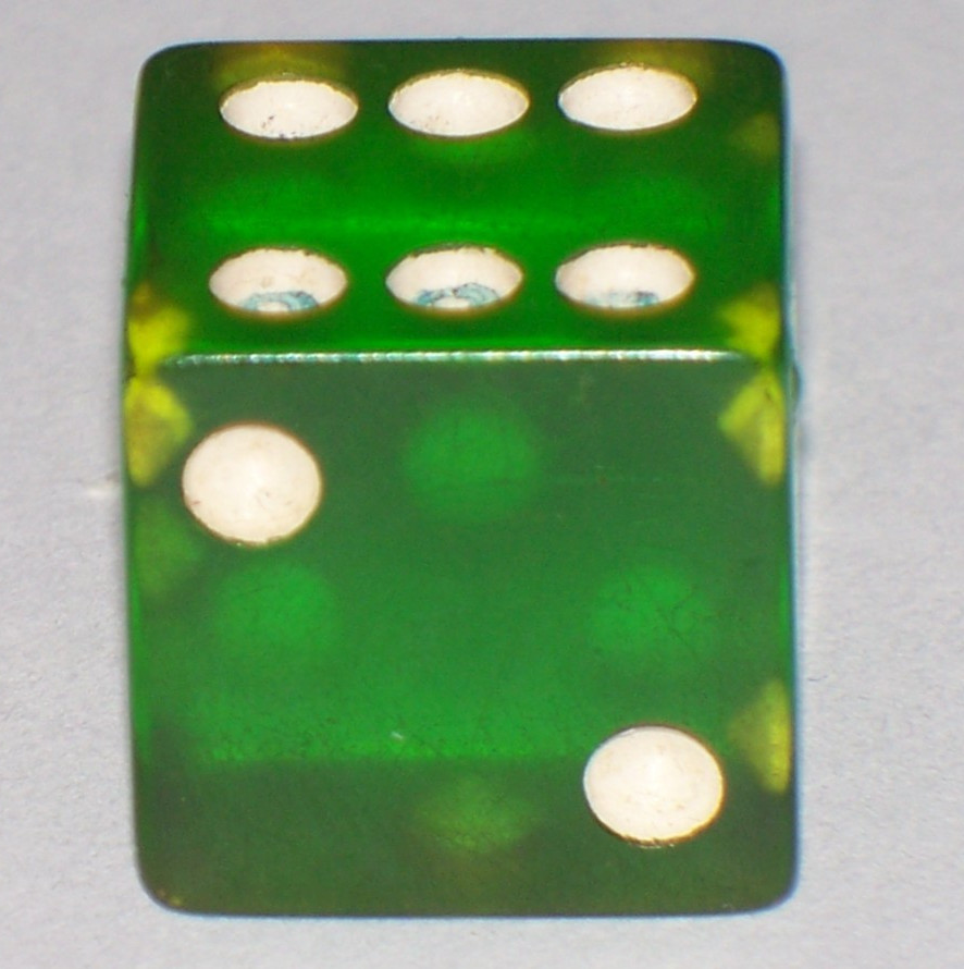 VINTAGE APPLE GREEN TRANSLUCENT DICE