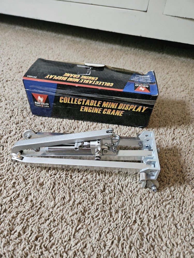 Neiko Tools Collectible Mini Display Engine Crane