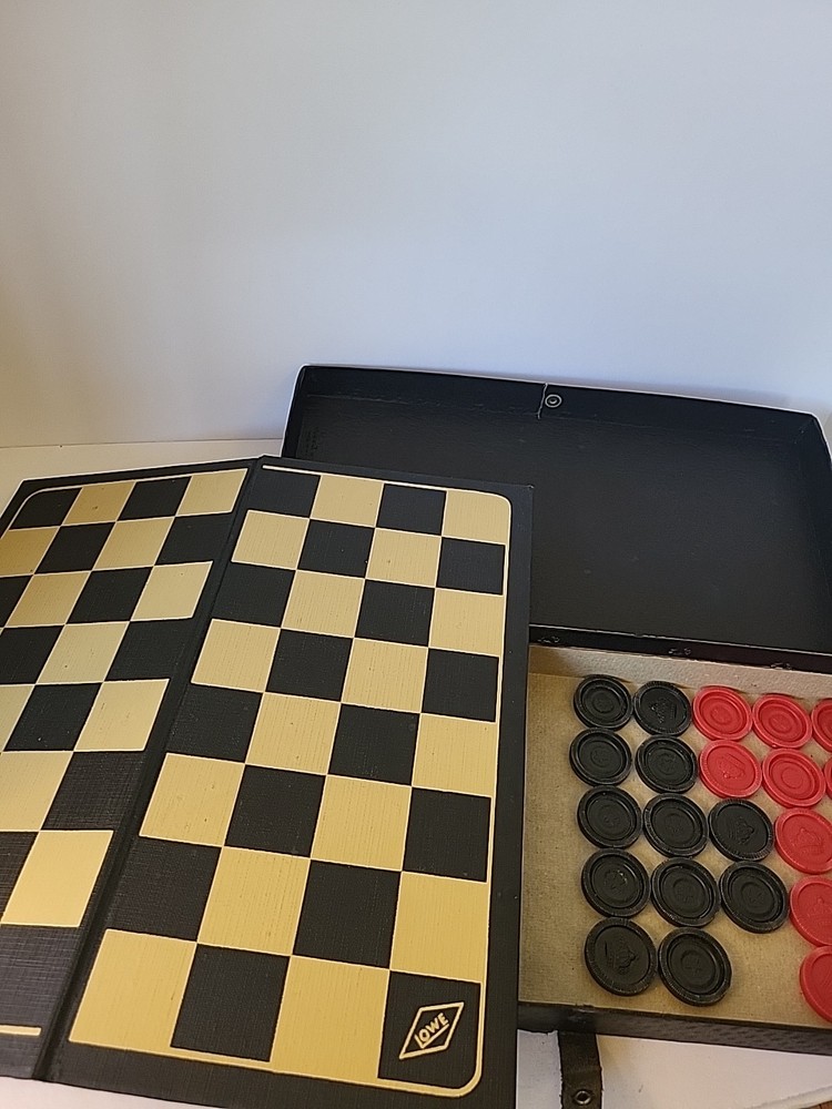 1968 E.S. Lowe Magnetic Chess Set No.815