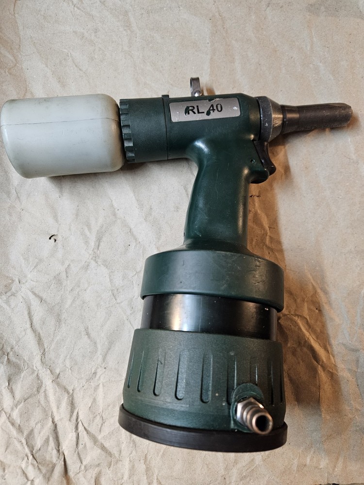 pneumohydraulic rivet machine RIVETEC RL40