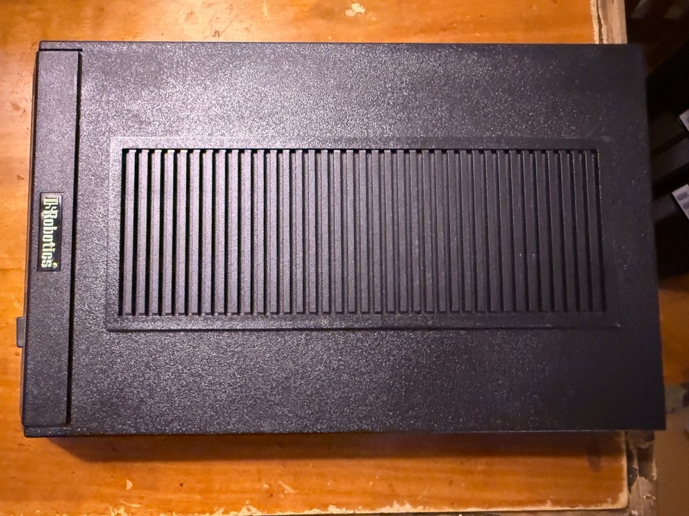 USRobotics Courier V.Everything V.34 33.6K External Modem 1995 Complete Box