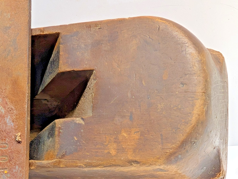 Antique Carpenter Woodworking Plane