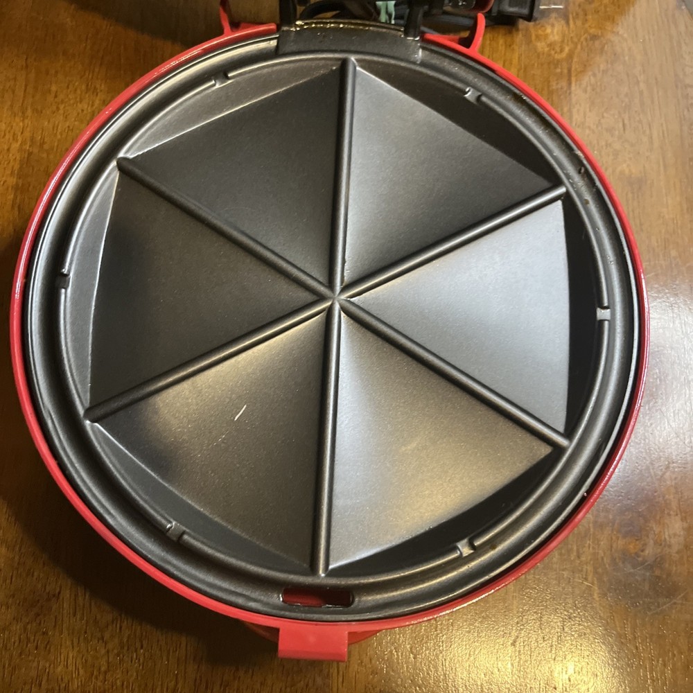 El Paso Chile Company Red Quesadilla Maker ~ New Open Box!