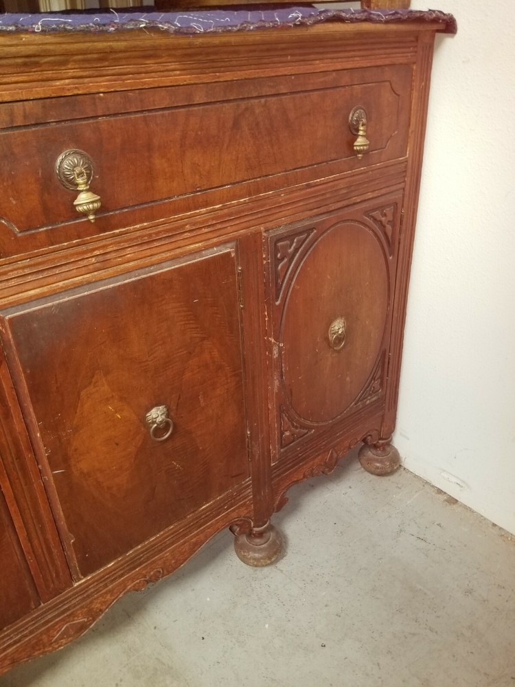 Vintage Traditional Buffet Sideboard With Ball Feet