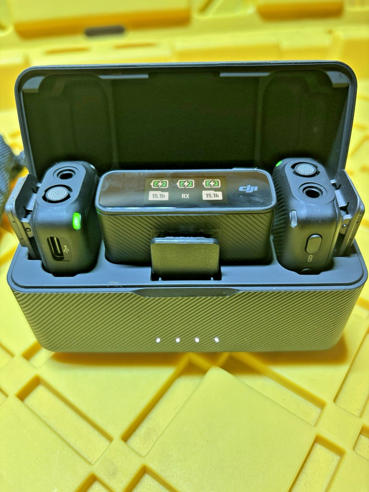 DJI Mic Wireless Dual \Microphone System with Charging Case & Soft Covers
