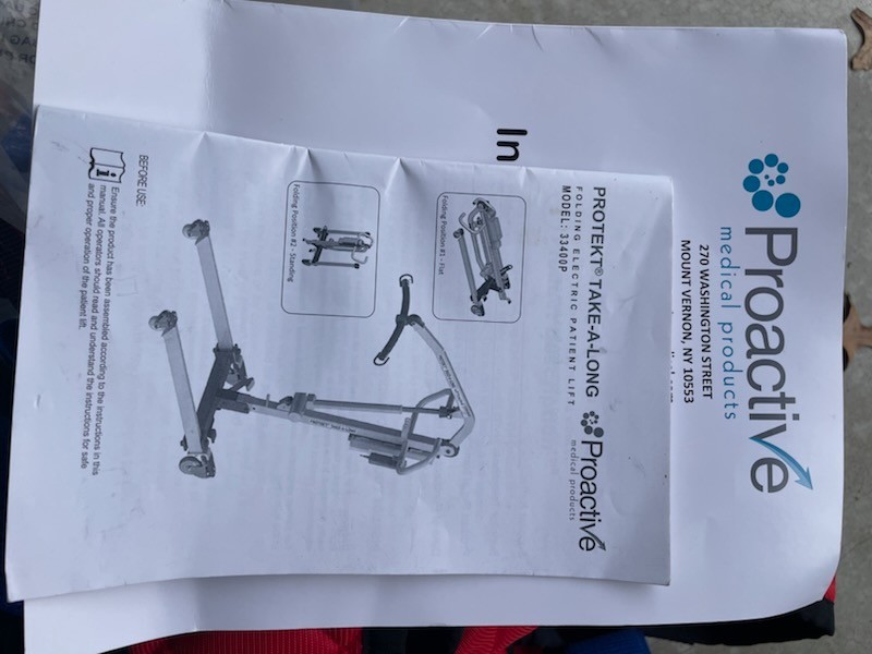 Battery powered hydraulic patient lift