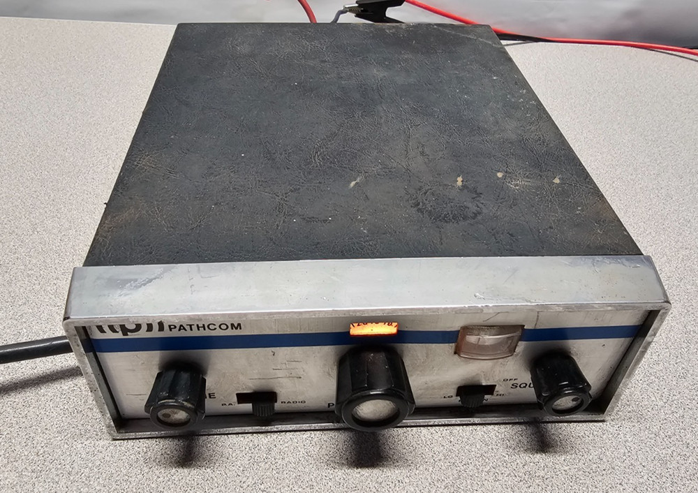Pathcom CB Radio Pace 2376B With Mic - Power on Tested