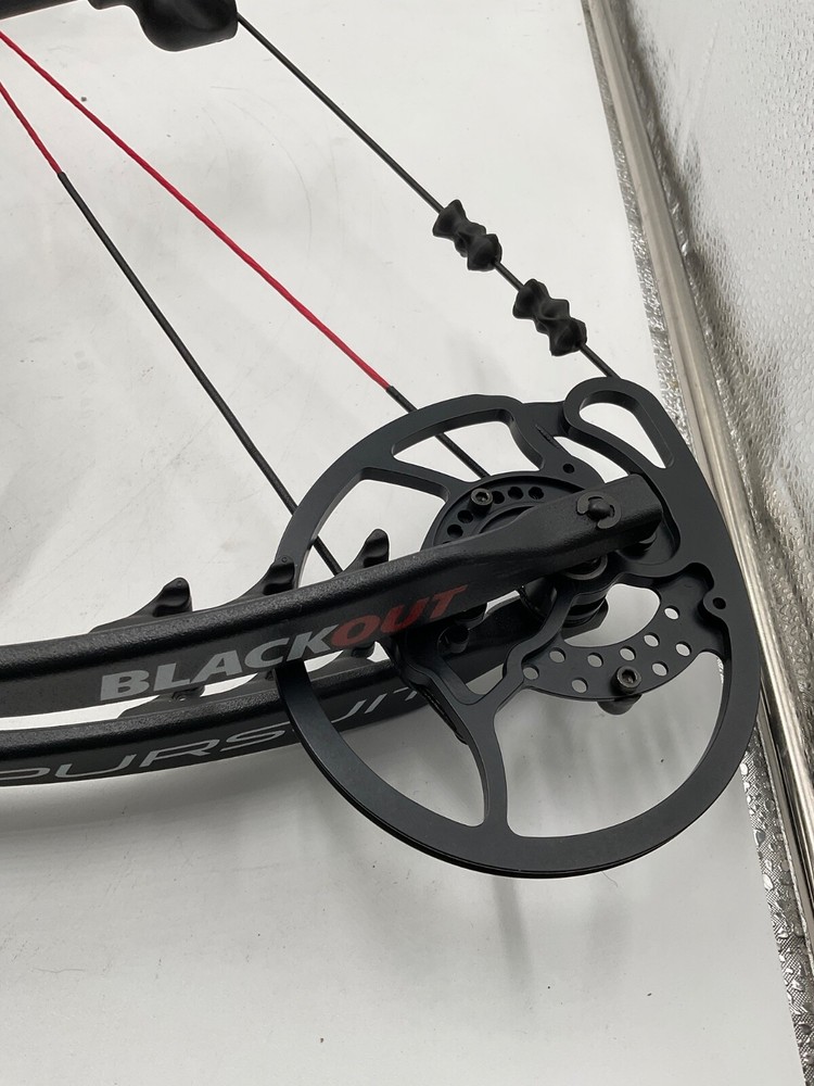 NICE 👍Bear blackout pursuit compound bow black/red 70Lb