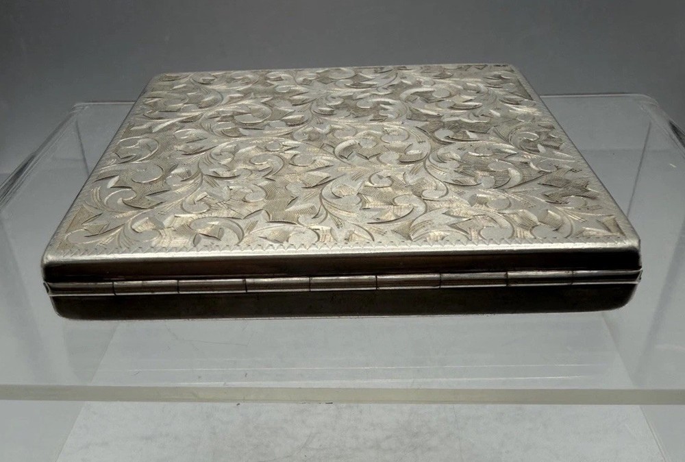 Antique Silver Makeup Compact With Flora Pattern & Leaf Scroll Pattern 3" 161 gr