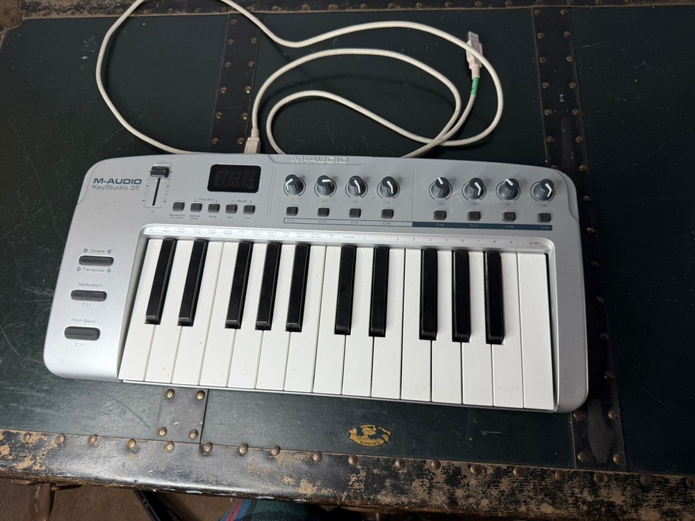 M-Audio KeyStudio 25 MIDI Controller Keyboard Mini USB Board As Photographed