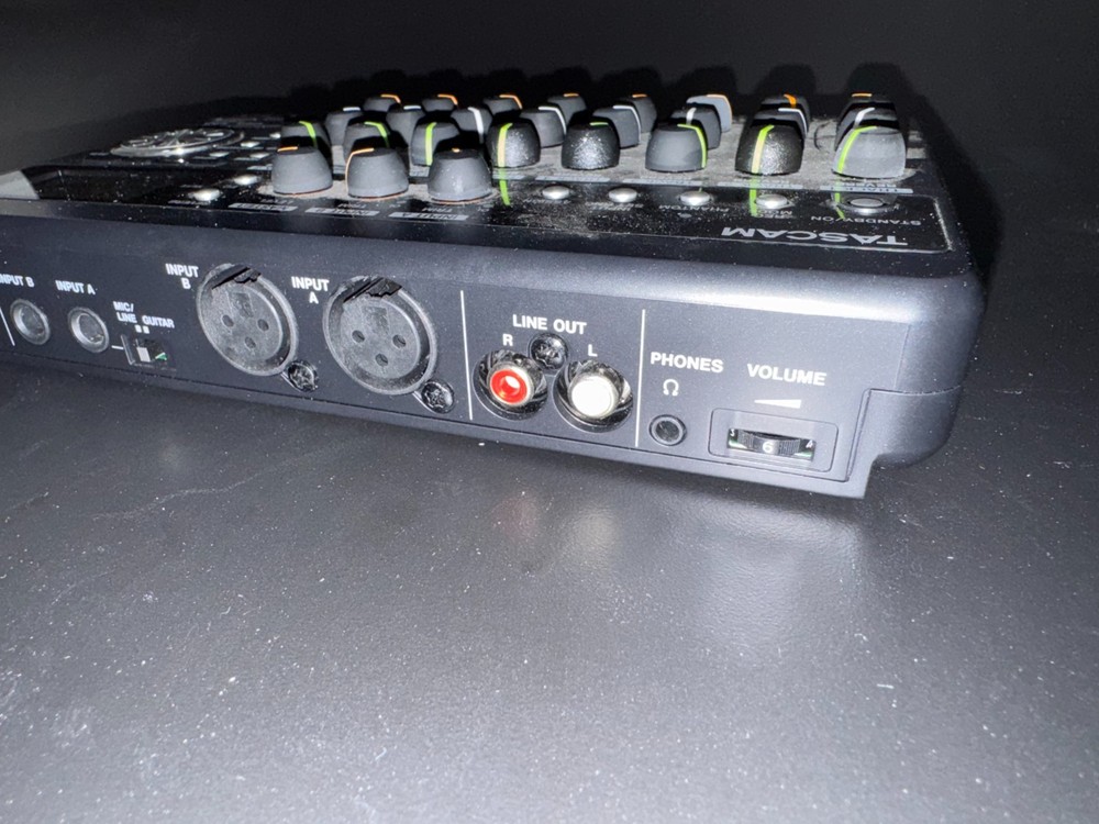 TASCAM DP-008 Digital Multi Track Recorder