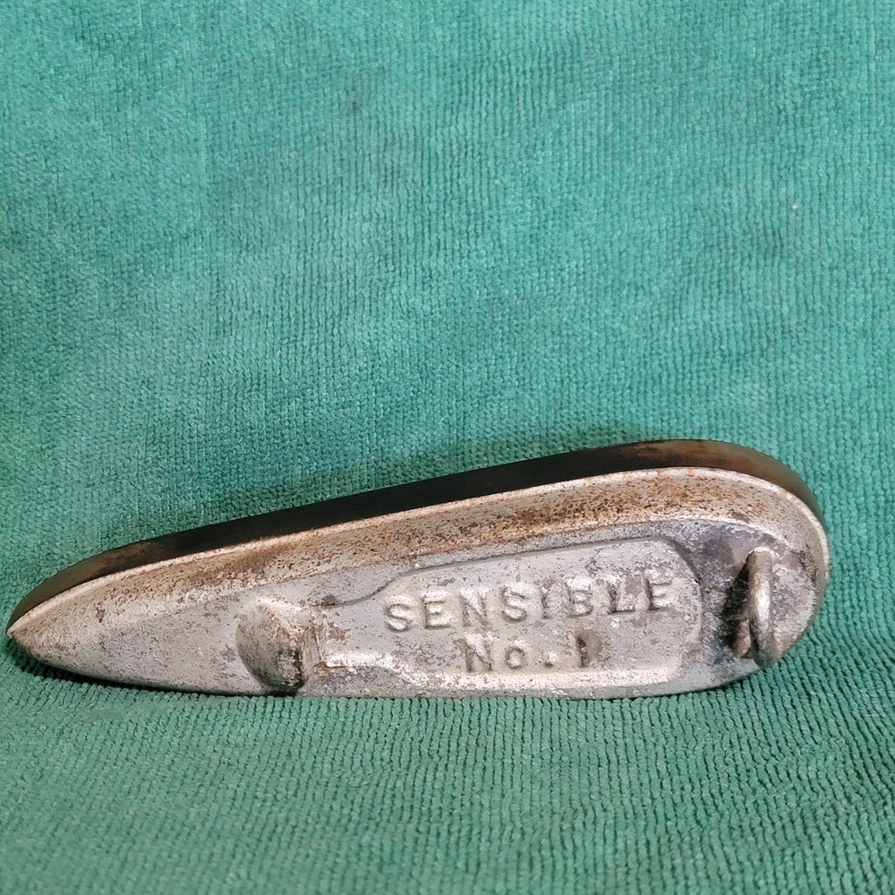 Vintage/Antique Sensible Sad Iron Number 1 with Removeable Handle