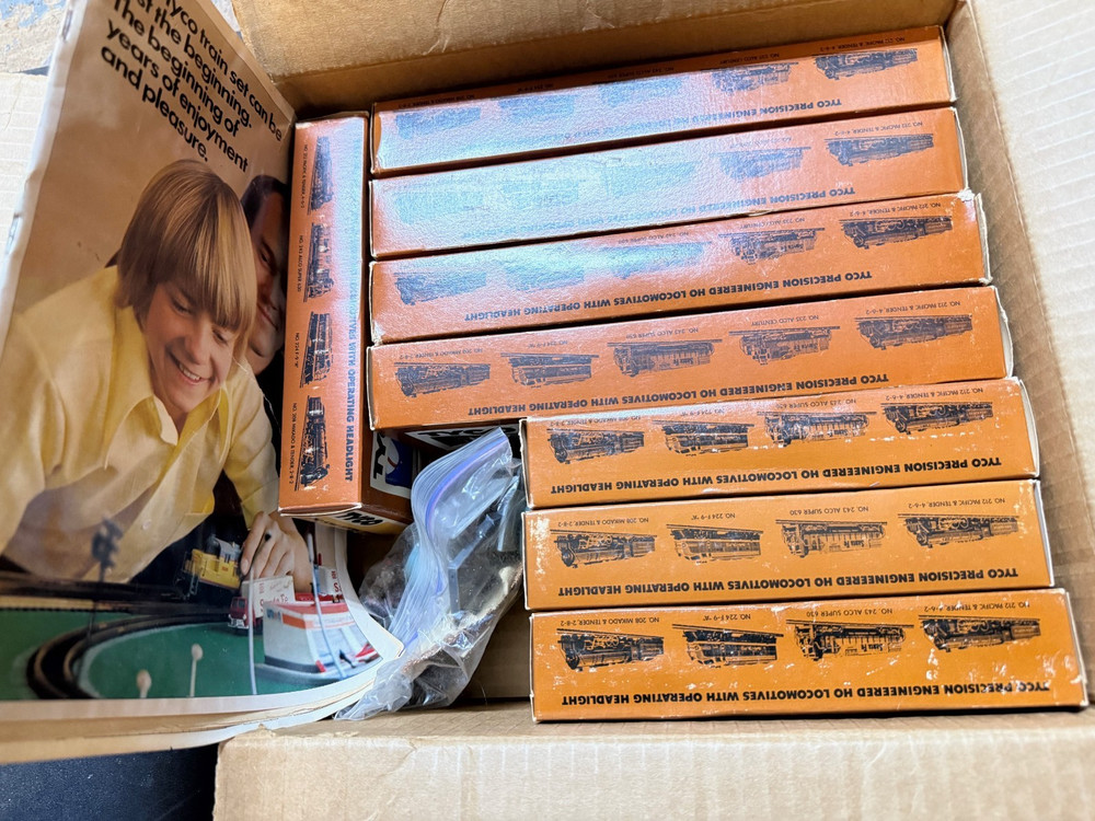 Vintage TYCO Train set - Please see pics