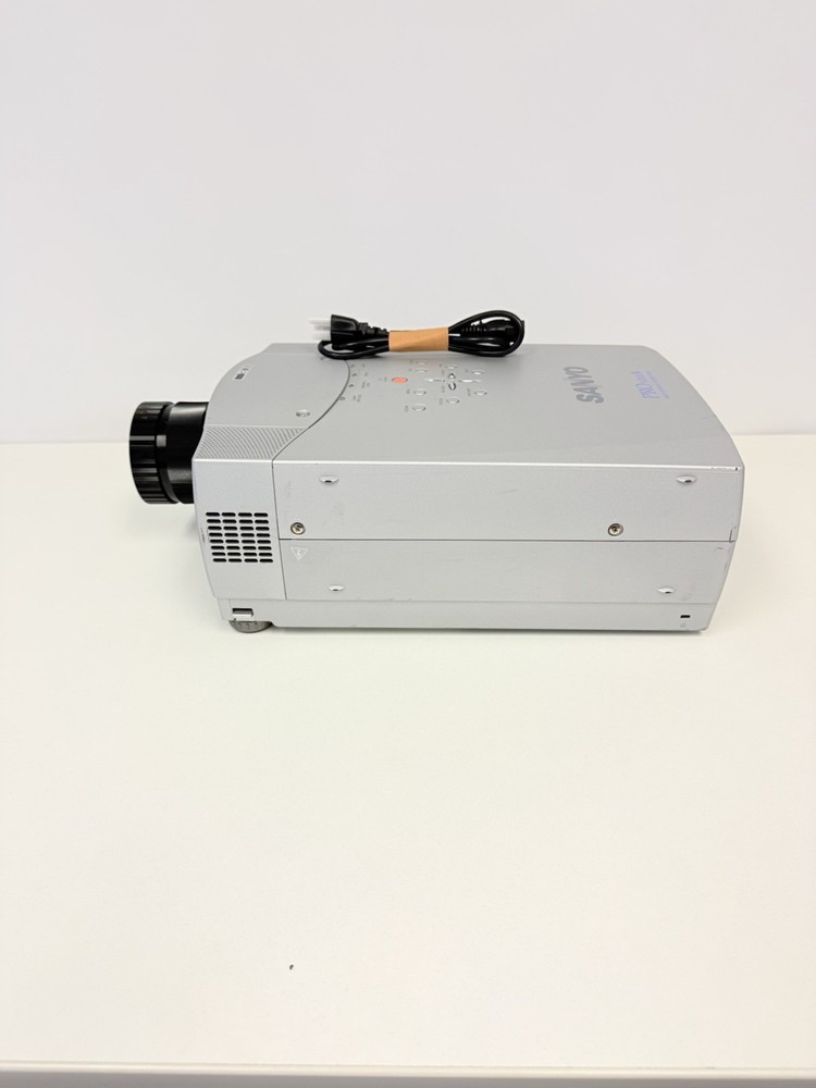 Sanyo Projector Pro XtraX Multiverse Model # PLC-XP46L W/ Lens Tested