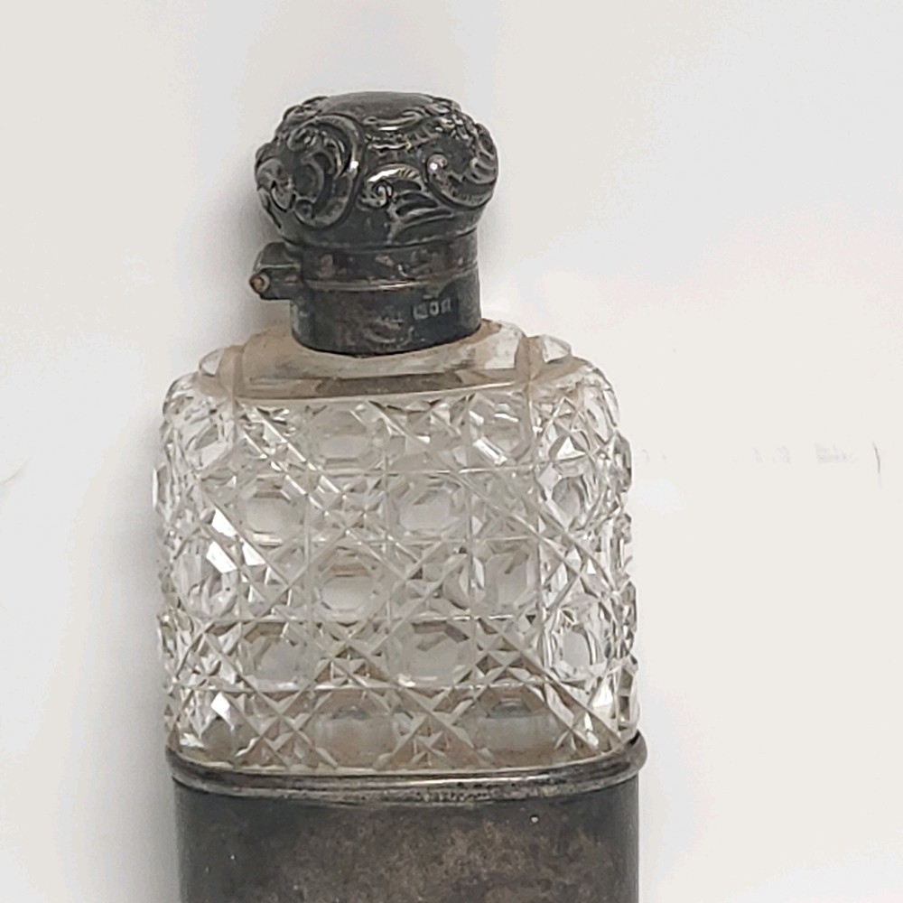 Thomas Ingleton Sterling Silver & Cut Glass Locking Hip Flask C. 1906