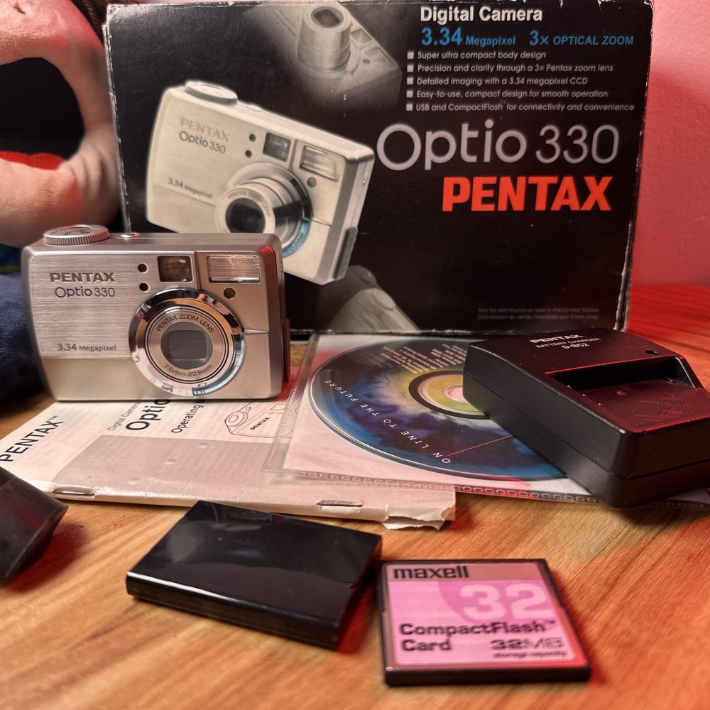 PENTAX Optio 330 3.34MP Digital Compact Camera Charger & Battery Tested working