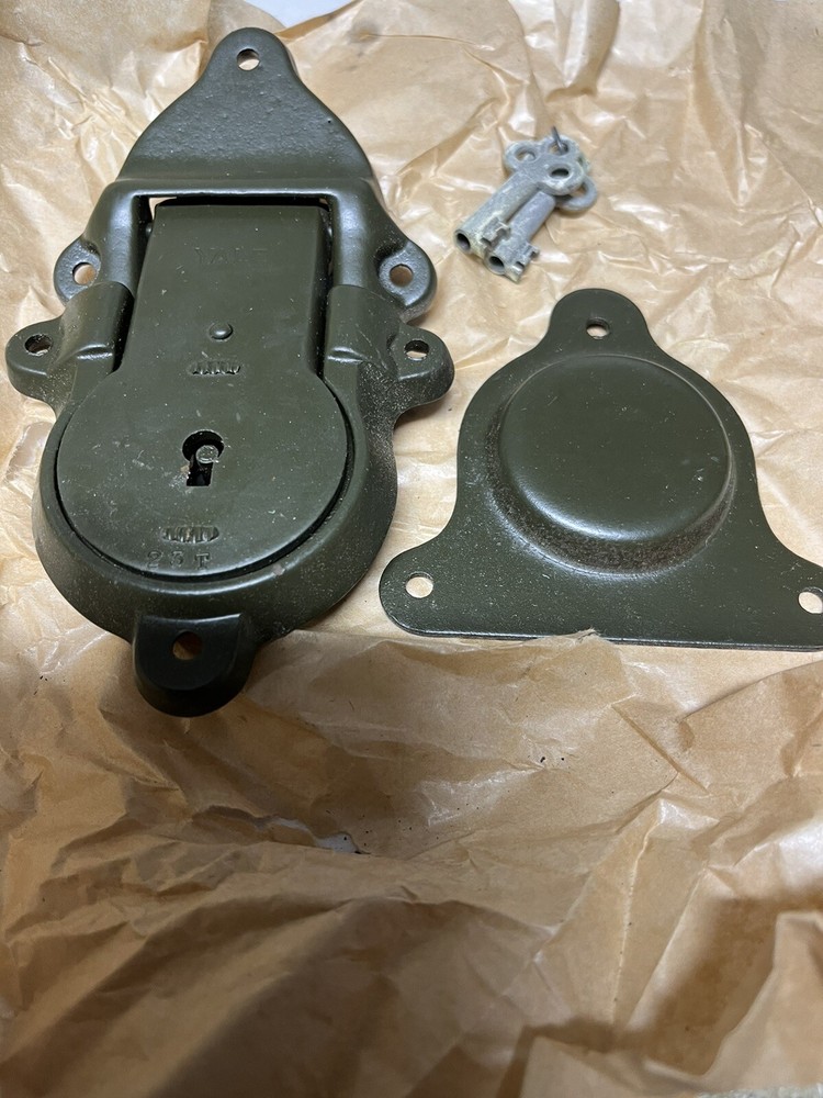 WW2 US Military Footlocker Lock  with Hardware Eagle Lock