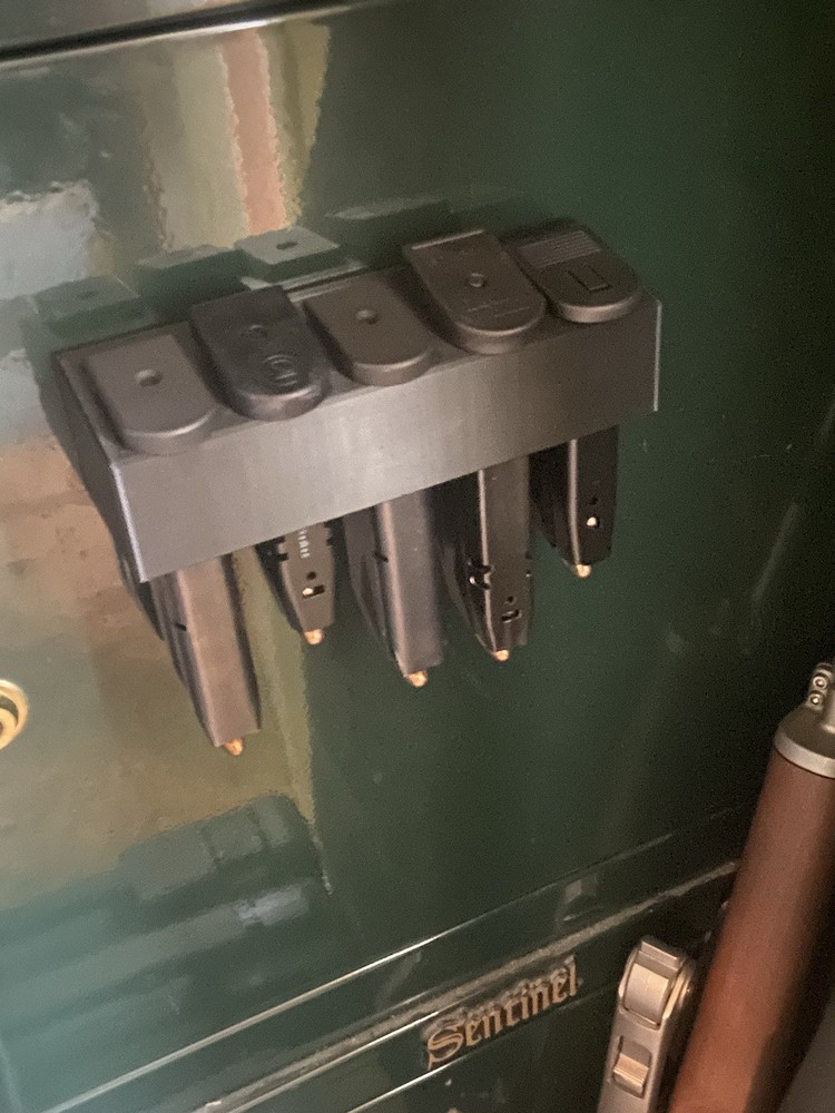 Springfield Hellcat Pro MAGNETIC 9mm magazine holder