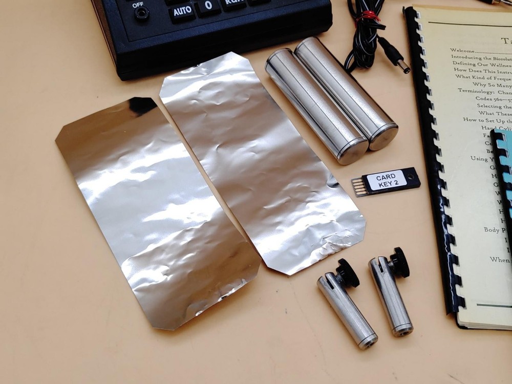 Bio Solutions Model-E Frequency Resonant Machine w/ Power Adapter + Extras