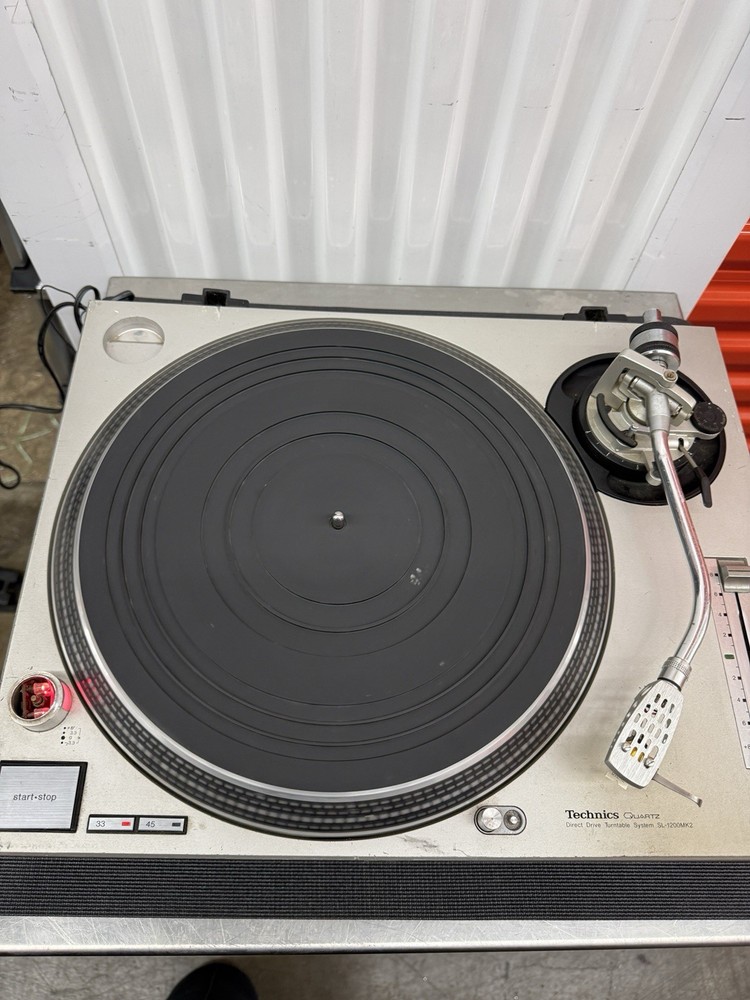 Technics SL-1200MK2 Direct Drive Turntable System, Silver