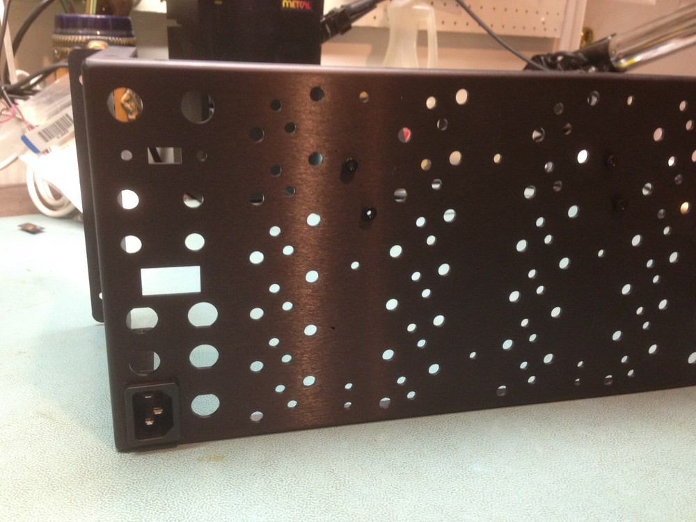 Phase Linear 700B/Series 2 Amplifier Chassis - White Oak Audio Design