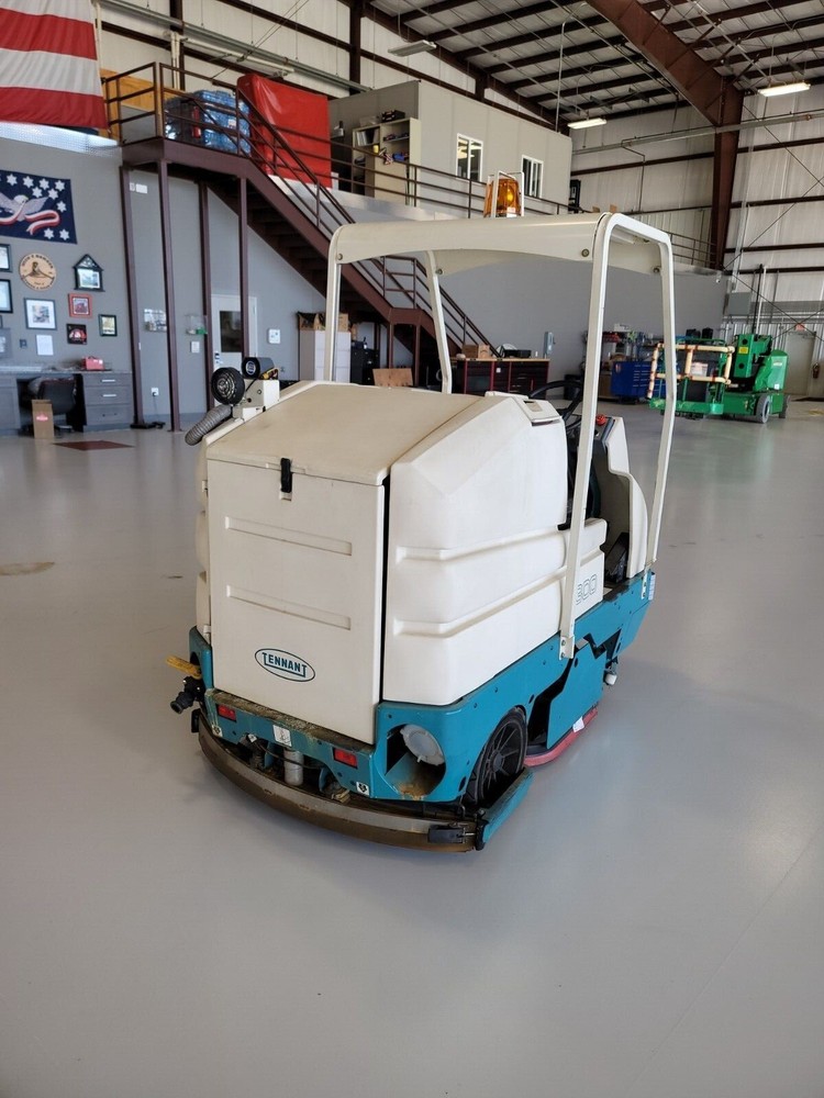 Tenant 7300 floor machine