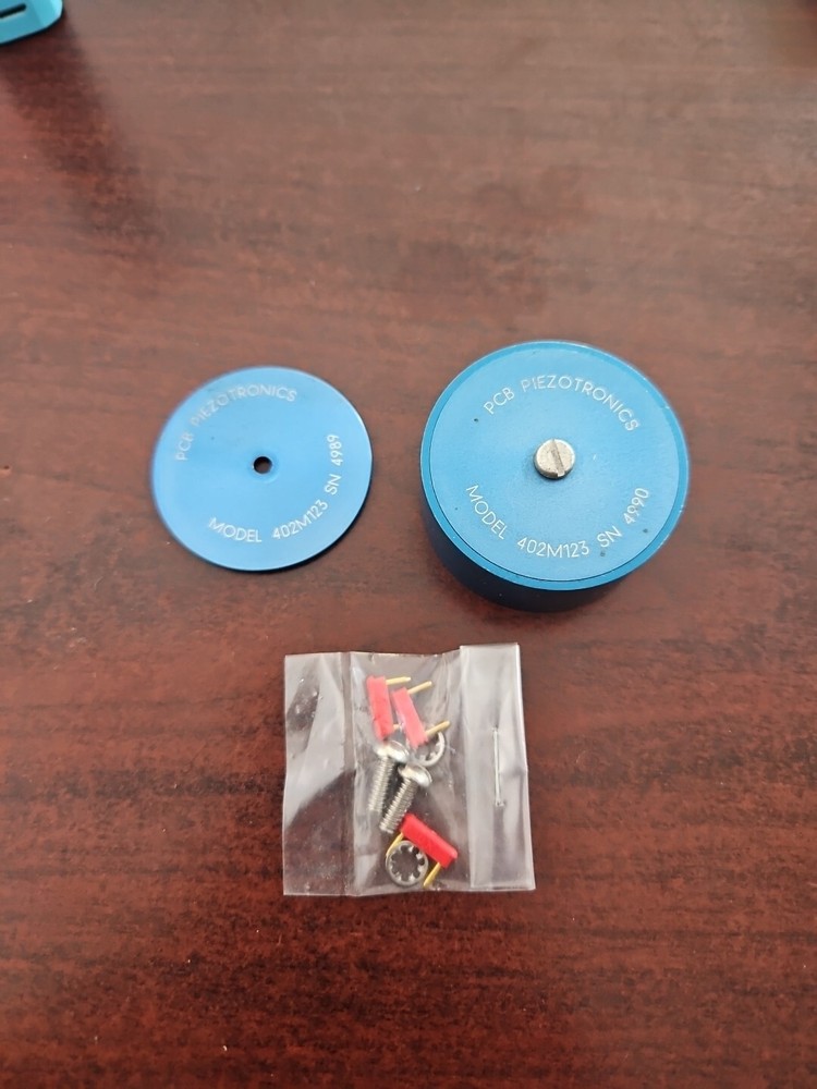 PCB Piezotronics 402M123 Accelerometer Signal Conditioner