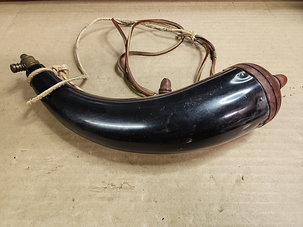 Vintage Lg Black Powder Horn Muzzle Loader Hand Made Brass Spring Loaded Release