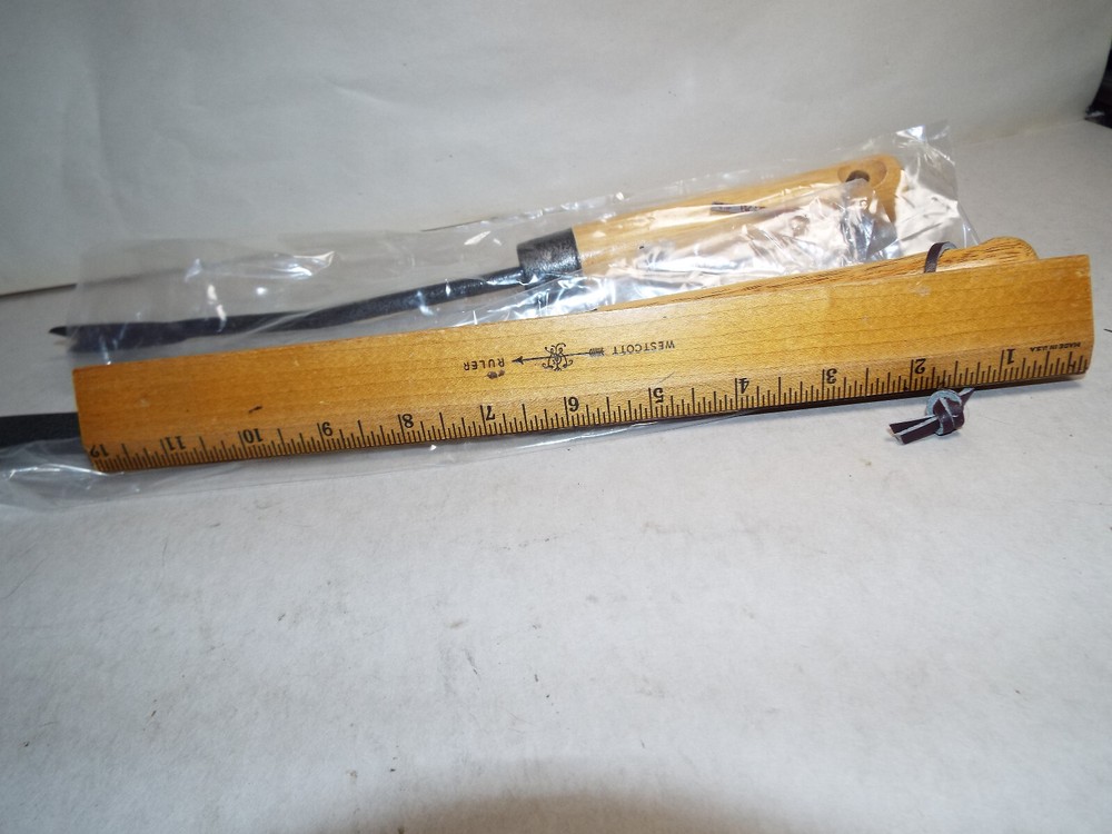 True Temper Hand Weeder Weeding Weed Root Remover Puller Tool Fork Garden Lawn