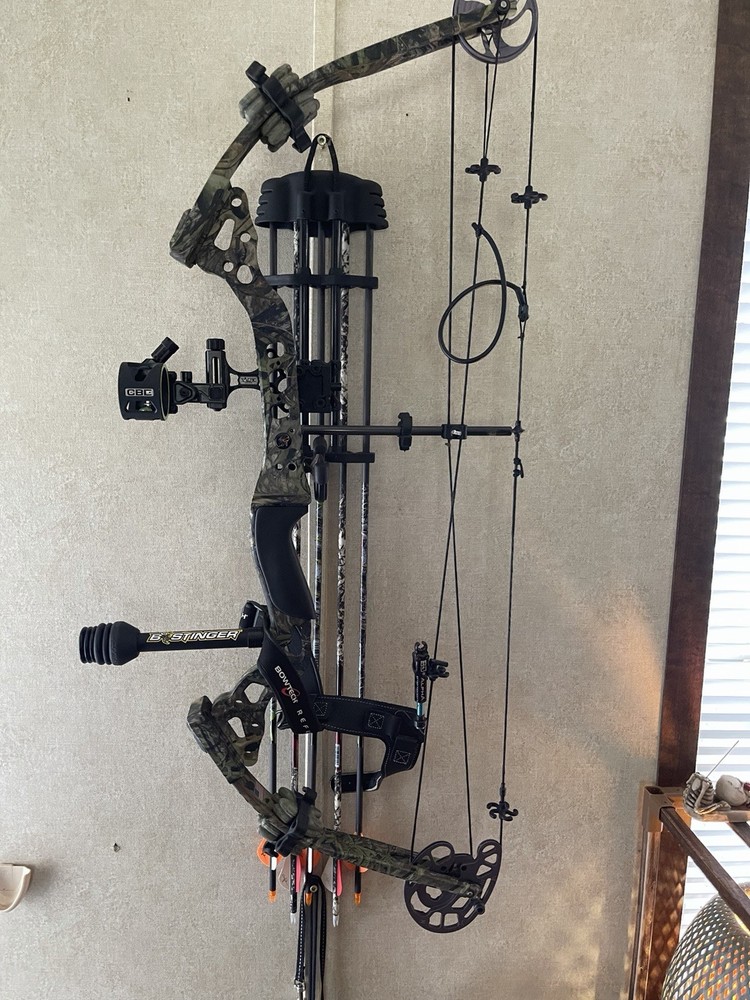 Bowtech Compound Bow Camo with Arrows & Accessories