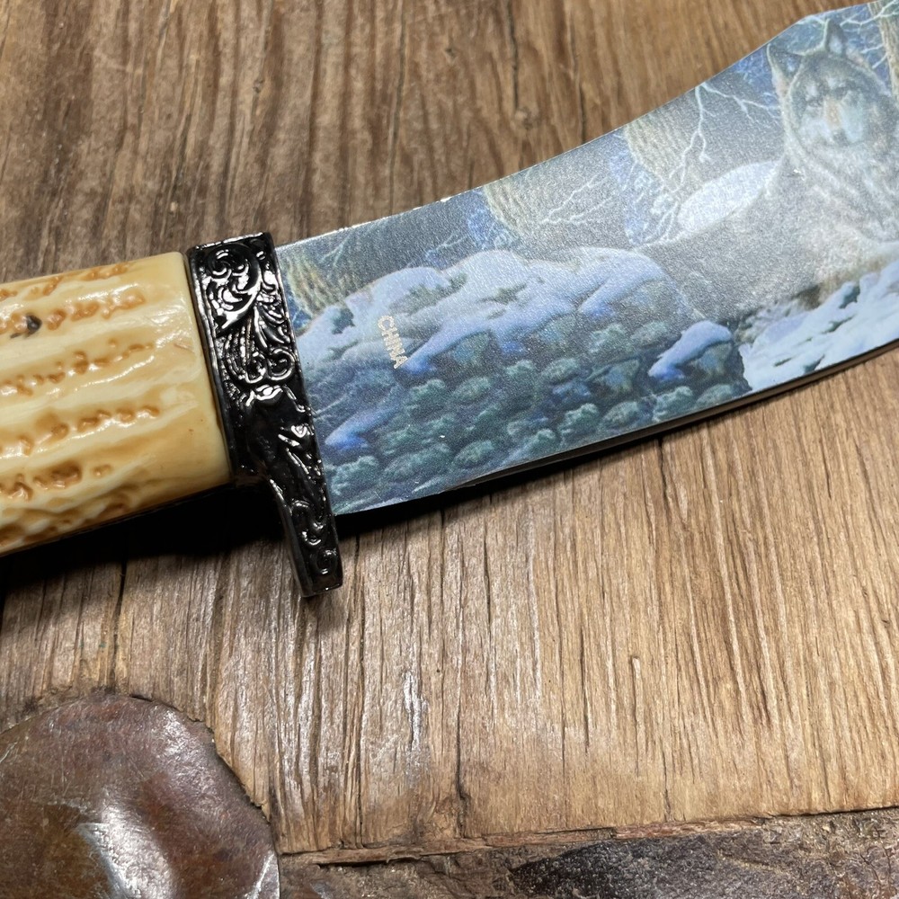 Painted Wolf Knife In Tin Box