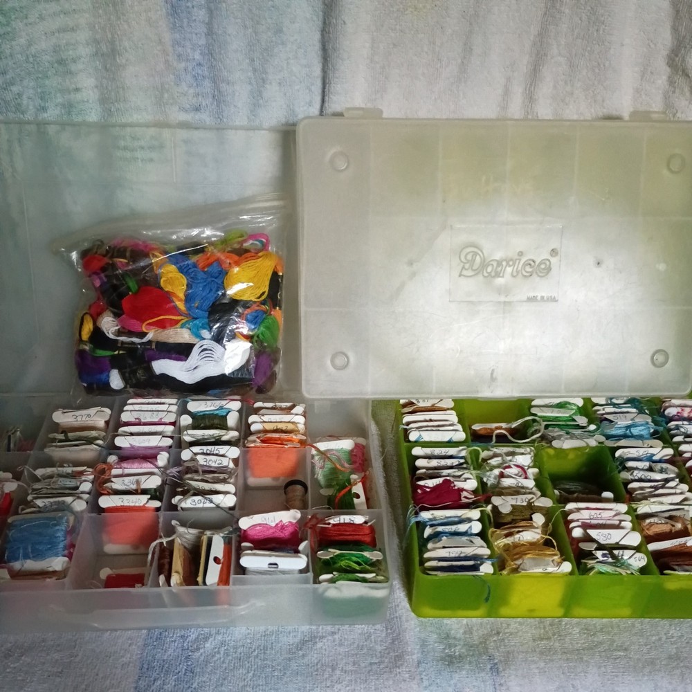 Floss Lot Thread 180 Plus Card Bobbin Various Colors and Amounts With e Cases ++
