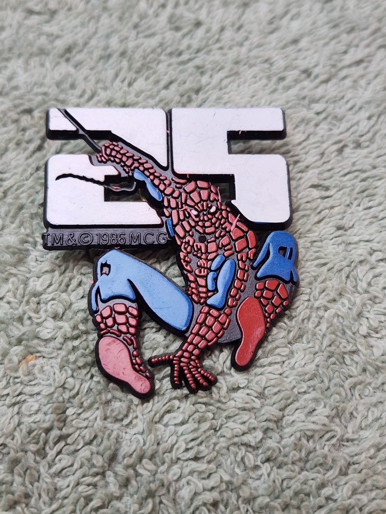 Spiderman 25th Anniversary  Pin 1986 Marvel Comics Pinback