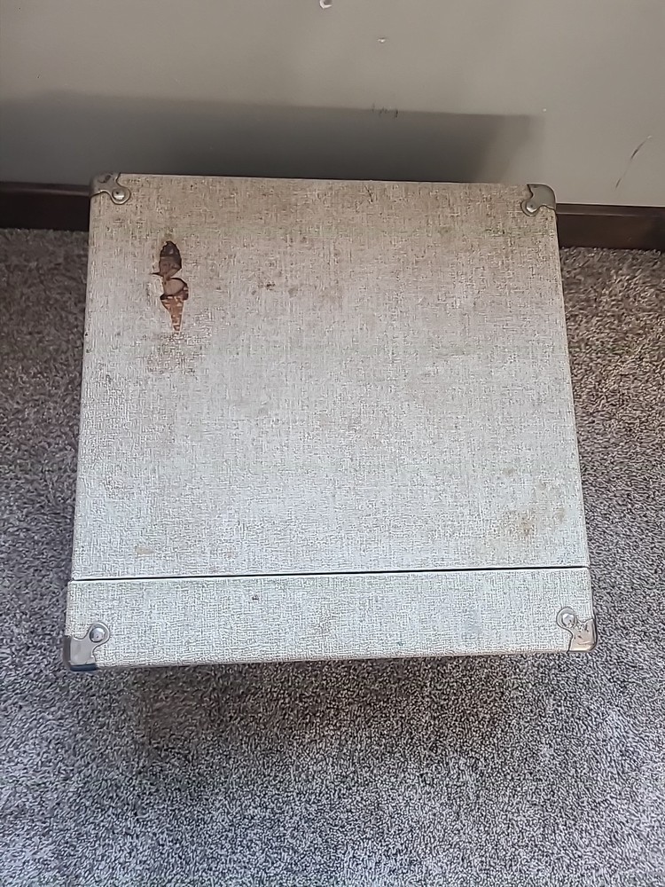 Newcomb Solid State Portable Suitcase Record Player EDT-15M