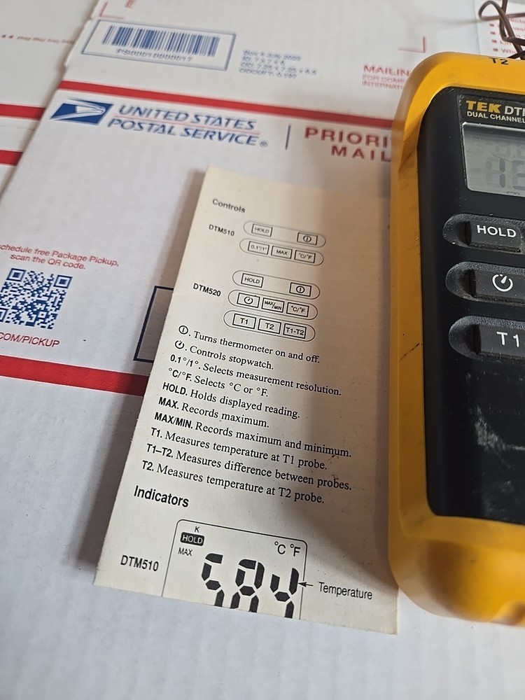 Tektronix DTM520 Dual Channel Digital Testing Thermometer