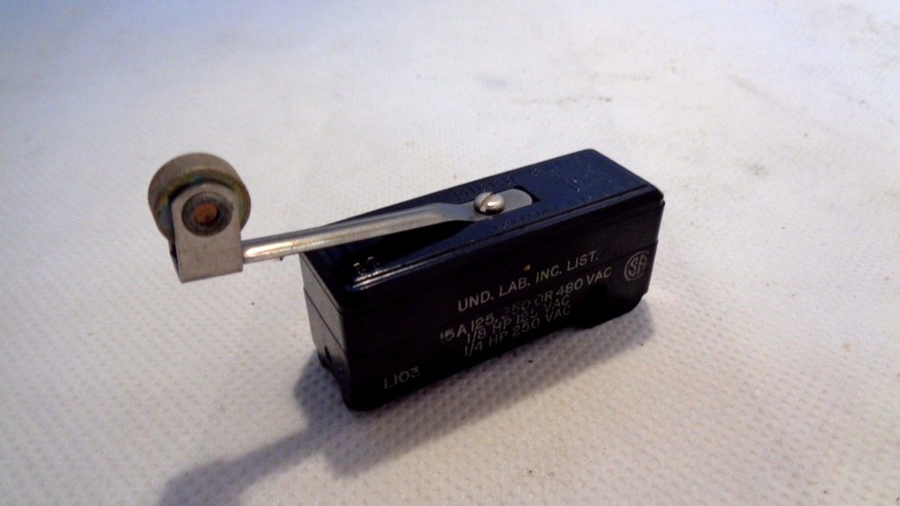 NEW NOT IN BOX HONEYWELL/MICRO B-RL2 SWITCH