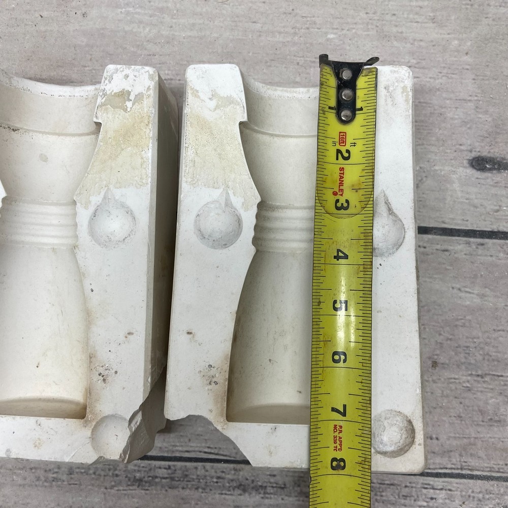 Vintage Radiant Ceramic Casting Mold Shaker