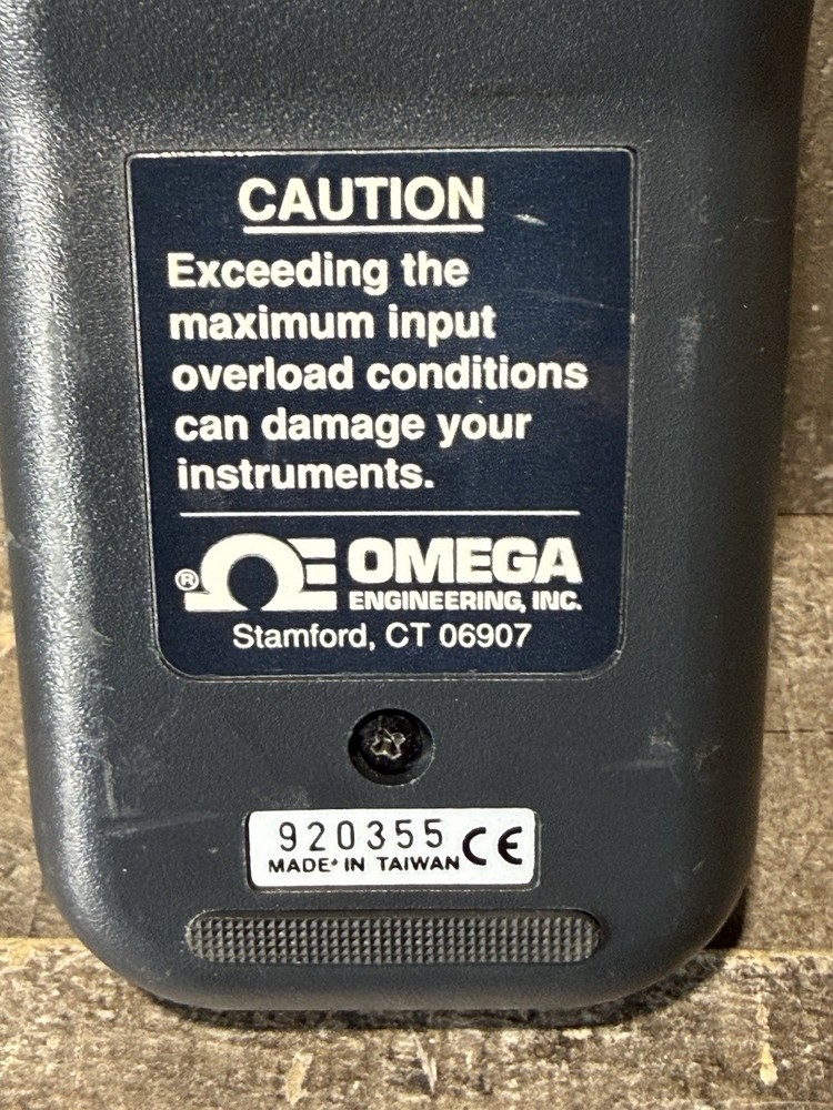 OMEGA HH11 Digital Thermometer (Missing Leads)