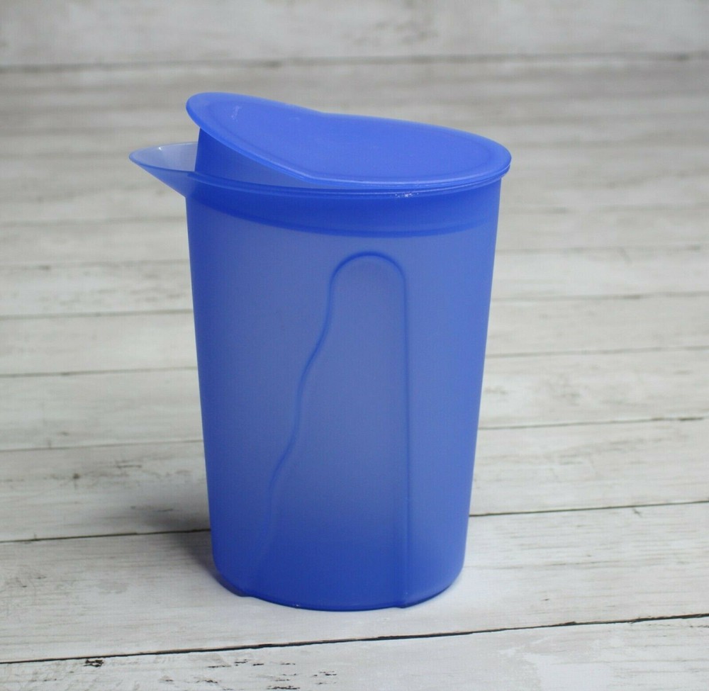 EUC Tupperware Pitcher Beverage Juice Blue