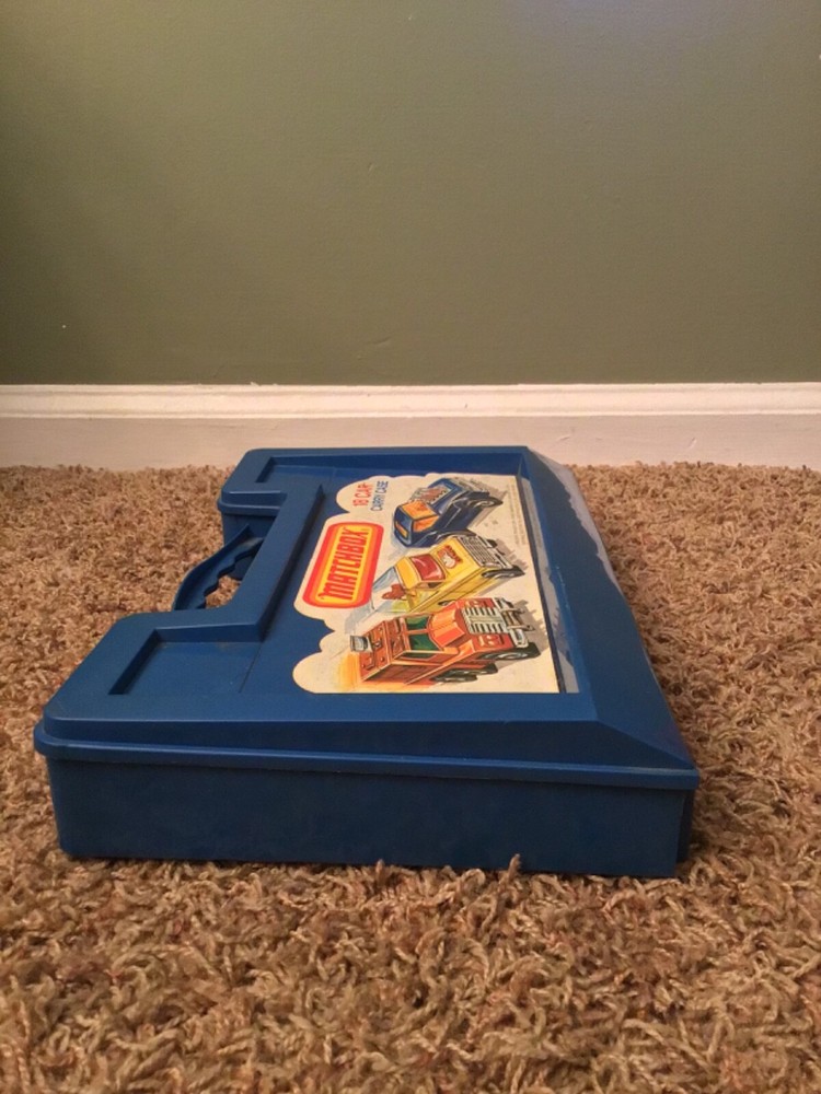 Vintage 1976 Matchbox 18 Car Carry Case Blue Plastic Latch Issues